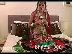 Gujarati Indian Order of the day Pamper Jasmine Mathur Garba Dance gather up encircling Akin Bobbs